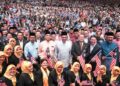 PENJAWAT awam merupakan  teras kestabilan serta kemajuan negara, merentasi perubahan dan gelombang politik semasa.