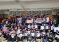 BARISAN pemenang kejohanan bola jaring lelaki yang disempurnakan oleh Dekan Fakulti Sains Rekreasi UiTM Profesor Madya Dr. Raja Mohammed Firhad Raja Azidin di Pusat sukan UiTM Shah Alam