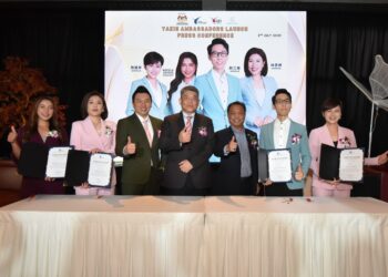 DUTA  Yakin, Marsila Hassan (Dari kiri)  Duta Yakin Lim She Ting, Pengarah Yakin Splendour Global Holdings Bhd, Datuk Steven Lai,  Pengasas dan Ketua Pegawai Eksekutif Kumpulan Syarikat Yakin, Mr. Patrick Tan dan Timbalan Menteri Sains, Teknologi, dan Inovasi, 
Datuk Mohammad Yusof Apdal, Duta Yakin, Gan Jiang Han dan Duta Yakin, Tan Ley Teng.
