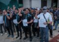 Hishamuddin Hashim ketika sidang media MHO berkaitan mangsa pelaburan 'Ala Hutang' di perkarangan Jabatan Peguam Negara, Putrajaya, - UTUSAN/FAIZ ALIF ZUBIR