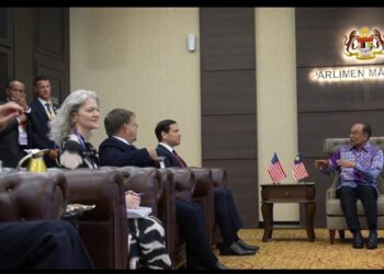 ANWAR Ibrahim ketika pertemuannya dengan Marco Rubio di Parlimen. - GAMBAR PMO