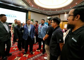 JOHARI Abdul pada sidang akhbar selepas merasmikan Program Bengkel Panduan Parlimen Belia Malaysia (PBMY) 2025 di Seremban hari ini.--UTUSAN/MOHD SHAHJEHAN MAAMIN.
