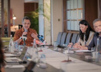 MOHD Izani Ghani pada sesi taklimat media MAHB di Sepang, Selangor. - UTUSAN/FAIZ ALIF ZUBIR