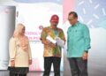 RUSLIN Jusoh melancarkan Modul Rawatan dan Pemulihan AADK yang baharu sempena Program Hari Terbuka AADK di PUSPEN Serdang, Kedah hari ini.