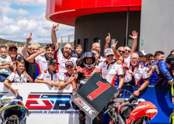 Qabil Irfan mengungguli perlumbaan 1 pada pusingan keempat Kejuaraan Superbike Sepanyol (ESBK) di Litar de Navarra, Sepanyol, kelmarin. - Ihsan SIC Racing