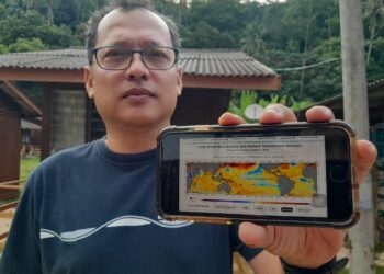 PONDOK polis yang terletak di Kampung Berhala, Pulau Aur, Johor yang hanya menempatkan dua anggota polis untuk menjaga keselamatan pulau berkenaan.