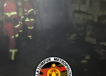 Sebanyak satu unit Fire Rescue Tender (FRT), satu unit Water Tanker (WT) dan tiga unit Rapid Intervention Motorcycle (RIM) bersama 14 anggota lain dikerahkan ke lokasi.-Jabatan Bomba dan Penyelamat Malaysia (JBPM)