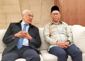 ZAKI Azmi (kiri) ditemui wartawan selepas Konvensyen Perundangan Syariah dan Kehakiman Syariah Pulau Pinang 2025, di George Town, Pulau Pinang, hari ini.