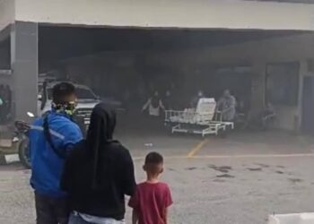 TANGKAP layar video tular kebakaran suis soket di wad Zon Merah Hospital Tengku Ampuan Rahimah, Kelang hari ini.