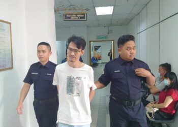 CHUNG Vui Kit didakwa atas empat pertuduhan termasuk mengedar dan memiliki dadah lebih 20 kIlogram di Mahkamah Majistret Johor Bahru, Johor, hari ini.