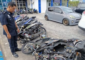 KEADAAN sebahagian motosikal membabitkan pelajar KPTM Bangi yang terbabit nahas di Kilometer 262.5 PLUS arah utara di Seremban, Negeri Sembilan.