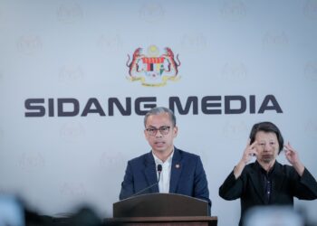 FAHMI Fadzil merangkap jurucakap Kerajaan Perpaduan ketika sidang media mingguan Kabinet di Kementerian Komunikasi, Putrajaya