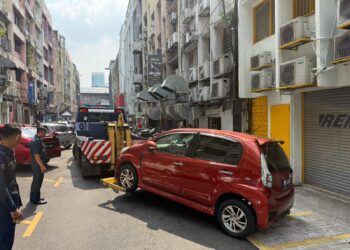 ANTARA kenderaan yang disita DBKL dalam Operasi Tindakan Khas Lalu Lintas Angkut Siri 11/2025 yang dijalankan di Jalan Sentral 3, Brickfields baru-baru ini.