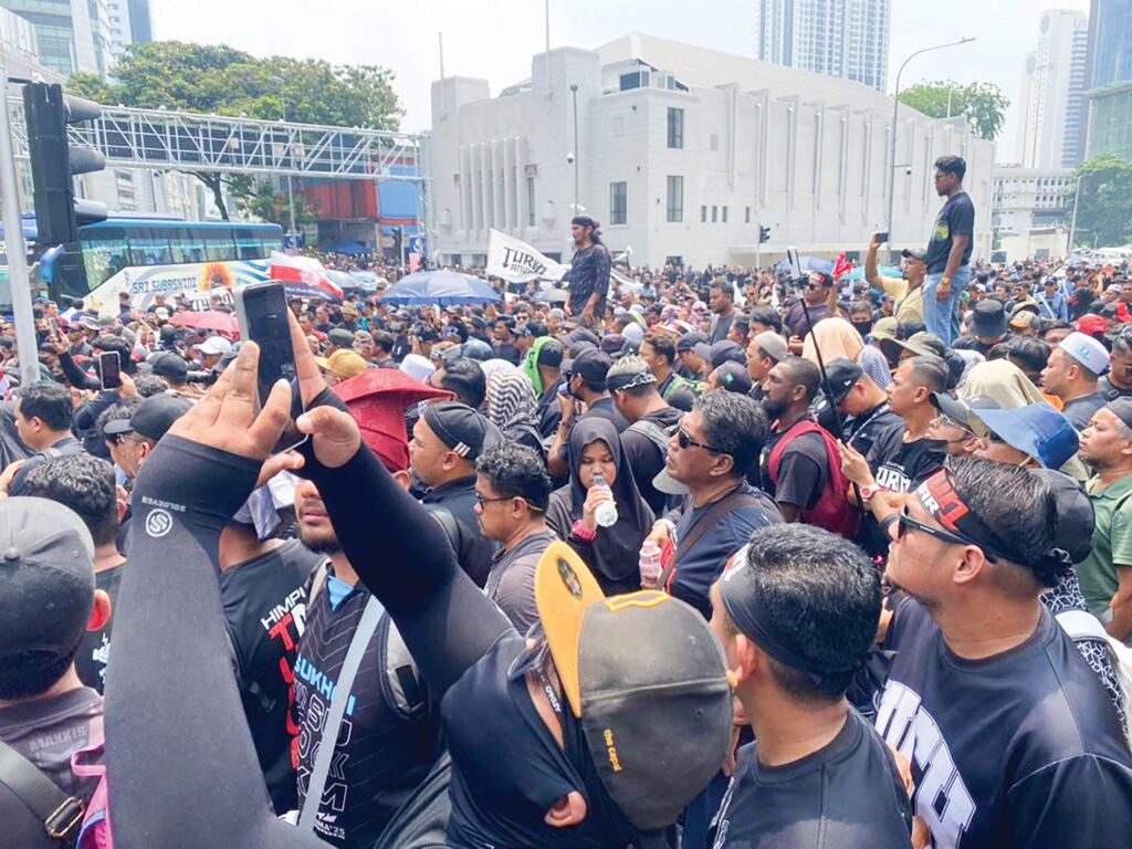 Persepsi antara menabur bakti atau janji?