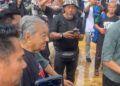 DR. MAHATHIR Mohamad ketika tiba di Dataran Merdeka bagi menyertai Himpunan Turun Anwar hari ini.
