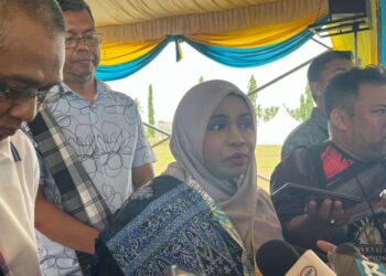 DR. Saira Banu (tengah) ketika ditemui semasa menghadiri Majlis Penutup Hari Peladang, Penternak dan Nelayan Negeri Pulau Pinang di Kepala Batas, Pulau Pinang.-UTUSAN/SITI NUR MAS ERAH AMRAN