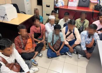 Warga Bangladesh yang ditahan di LTAK sebaik tiba dari Kuala Lumpur.