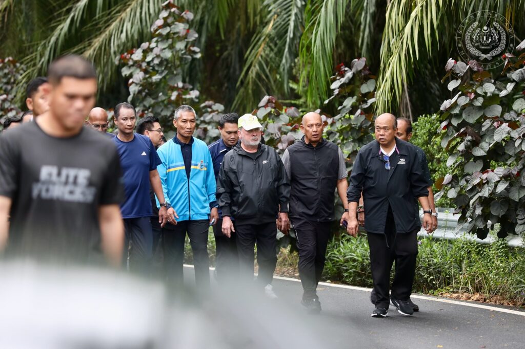 Agong titah PBT bersihkan sekitar Jalan Gallagher