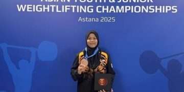 Nurul Syasya Khairina Samsur meraih pingat gangsa di Kejohanan Angkat Berat Remaja Asia 2025 di Kazakhstan, semalam. - IHSAN MSN