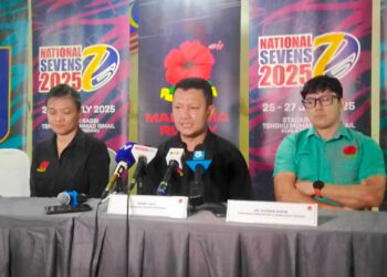 FAHMY (tengah) ketika sidang akbar selepas manjlis pengundian : Kejohanan Ragbi 7 Sebelah Kebangsaan 2025 (National Sevens) , semalam.
