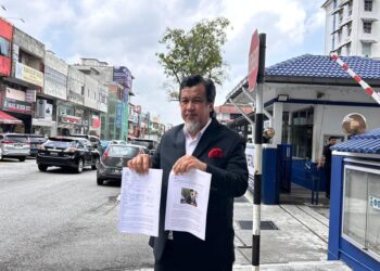 ZULKARNAIN Mahdar ketika ditemui pemberita selepas membuat laporan polis di Balai Polis Sri Petaling, semalam