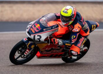 Hakim Danish perlu bangkit dan pamer prestasi lebih konsisten menjelang perlumbaan 2 pada pusingan kelima Piala RedBull MotoGP Rookies di Litar Sachsenring, Jerman, malam ini. - Ihsan SIC Racing