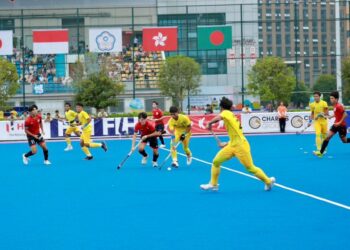 AKSI skuad kebangsaan menentang Jepun dalam aksi Kumpulan B Kejohanan Piala Asia Bawah 19 Tahun di Dazhou, China yang berakhir dengan kemenangan negara matahari terbit itu, kelmarin. - IHSAN KHM