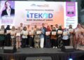 PENYERAHAN sijil iTEKAD Sabah kepada 16 usahawan B40 dan asnaf di Tawau, Sabah.