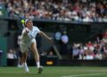 AKSI Jannik Sinner dalam aksi pusingan keempat Wimbledon semalam. - AFP