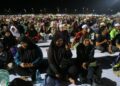 SEBAHAGIAN penyokong Perikatan Nasional yang hadir ke Himpunan Mandat Negarawan di Stadium Sultan Abdul Halim, Suka Menanti di Alor Setar. - UTUSAN/SHAHIR NOORDIN