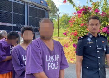 BAPA tiri dan abang kandung mangsa dihadapkan ke mahkamah atas kesalahan merogol remaja perempuan berusia 15 tahun di Mahkamah Sesyen Baling. - UTUSAN/ SHAHIR NOORDIN