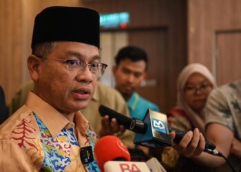 MOHD. Na’im Mokhtar ketika ditemui pemberita pada Majlis Peluncuran Layar Dakwah YADIM di Ibis Hotel Kuala Lumpur di sini hari ini. - UTUSAN/SYAKIR RADIN
