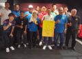 TUNKU Syed Razman Tunku Syed Idrus Al-Qadri (depan tiga dari kanan) bersama pegawai PBNS dan pemain NSFC termasuk Luqman Hakim (depan dua dari kiri) dan pengurusan Warrix selepas merasmikan kad keahlian Hobin NSFC sempena pelancaran Warrix Store di Rahan, Seremban, petang tadi-UTUSAN/NAZARUDIN SHAHARI.