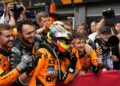 Pemandu Australia, Oscar Piastri meraikan bersama ahli pasukannya selepas memenangi Formula Satu (F1) Grand Prix (GP) Belgium di litar Spa-Francorchamps, hari ini. - AFP