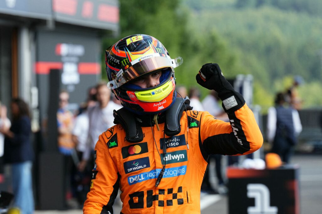 Piastri rampas petak utama perlumbaan pecut dari Verstappen Piastri rampas petak utama perlumbaan pecut dari Verstappen