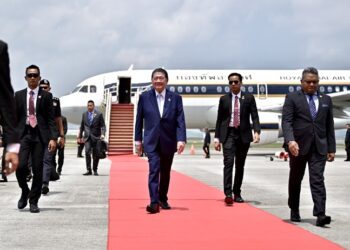 PHUMTHAM Wechayachai tiba di Malaysia  bagi membincangkan mengenai gencatan senjata.-PRD Thailand