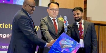 DANIEL Gooi (tengah) ketika menghadiri Kongres Antarabangsa ke-32 Persatuan Obstetrik dan Ginekologi Malaysia (OGSM) di Pusat Konvensyen Spice, Bayan Lepas, Pulau Pinang.