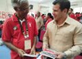 MICHAEL Jeyakumar Devaraj (kiri) bersama Radames Jesus Gomez Azuaje semasa Kongres Nasional PSM Ke-27 di Kuala Kangsar, Perak. - UTUSAN/FADZIL ZAINOL