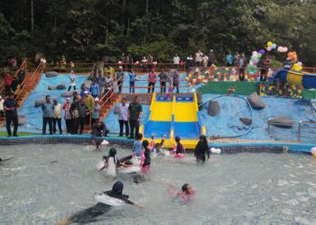 TAMAN Tema Air di Taman Pertanian Sekayu Negeri Sekayu kembali dibuka bermula hari ini. UTUSAN / NOOR HAYATI MAMAT