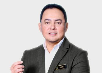 FADZLI ADAM 