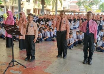 LAFAZ ikrar dipimpin ketua pengawas Sekolah Kebangsaan Indera Petra , Muhammad Rayyan Fidtri Mohd. Rizdhuan