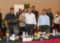 AHMAD Zahid Hamidi hadir mempengerusikan mesyuarat Sesi Meja Bulat Ekonomi Perkongsian dan Industri GIG di Hotel Tenera, Bangi di sini hari ini. - UTUSAN/AMIR KHALID