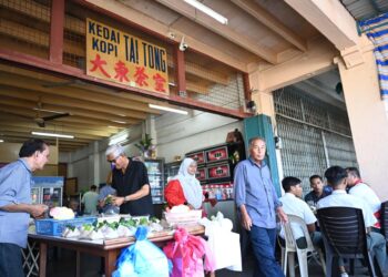 RAMAI yang membangkitkan kerinduan pada suasana keharmonian kaum pada era 90-an dan tahun-tahun sebelumnya.-UTUSAN
