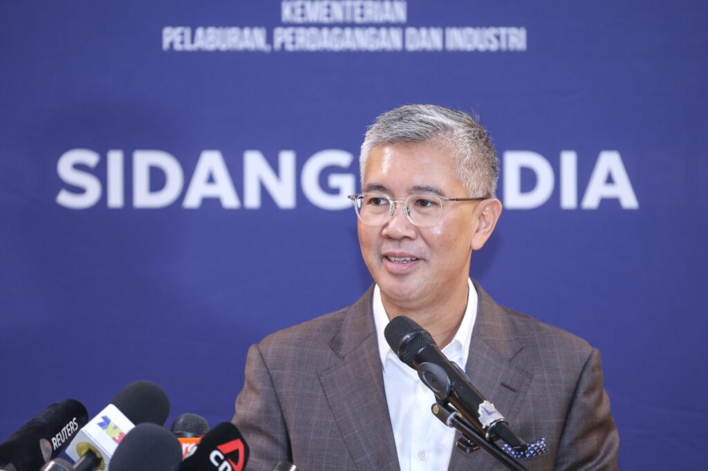 020825 TENGKU ZAFRUL PC