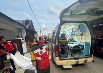 LOKASI kejadian bunuh di Taman Sri Pagi, Seremban, Negeri Sembilan petang semalam. - UTUSAN/NOR SHAFAWATI YUP