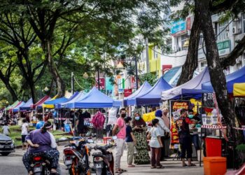 TIADA garis panduan jelas menyebabkan beberapa peniaga tidak pasti sama ada perlu atau tidak beralih kepada tong ungu.