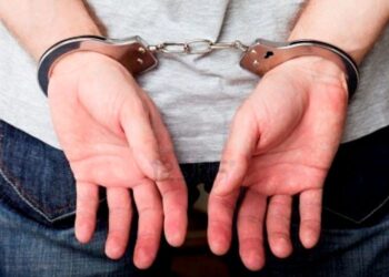 PEMIMPIN yang terbukti terlibat dengan rasuah mesti dijatuhkan hukuman setimpal, bukan dilindungi atas nama kesetiaan politik.