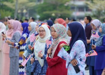 PENGLIBATAN aktif penjawat awam dalam aspek patriotisme wajar diberi perhatian bagi meningkatkan mutu perkhidmatan kepada masyarakat.