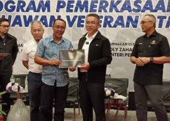 ADLY Zahari pada Program Pemerkasaan Usahawan Veteran ATM (Puvet ATM) peringkat Negeri Sabah di Tawau, hari ini.