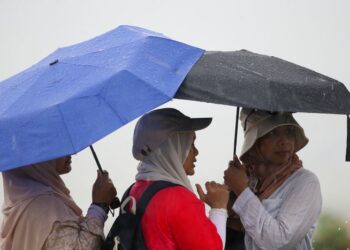 HUJAN diselang seli dengan panas matahari boleh meninggalkan kesan buruk kepada daya tahan manusia.